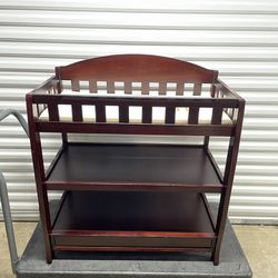 Baby / Infant Changing Table With Changing Pad