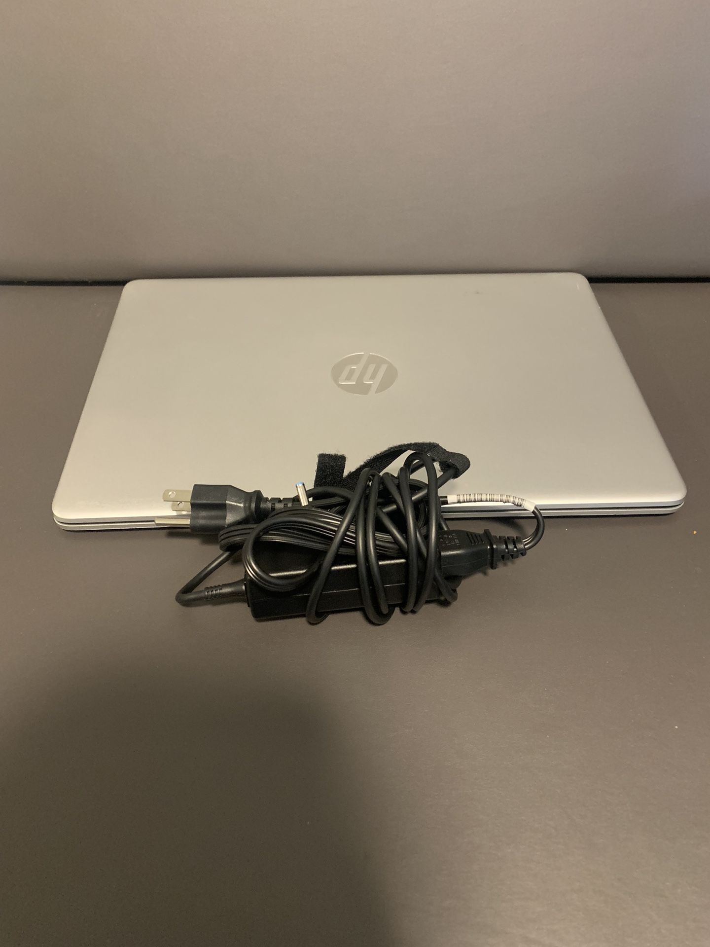 HP Touchscreen Laptop 15-dy2044nr