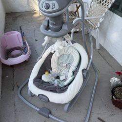 Graco DuetSoothe Swing and Rocker - Winslet
