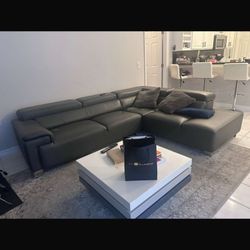 Sofa/ Mat /table