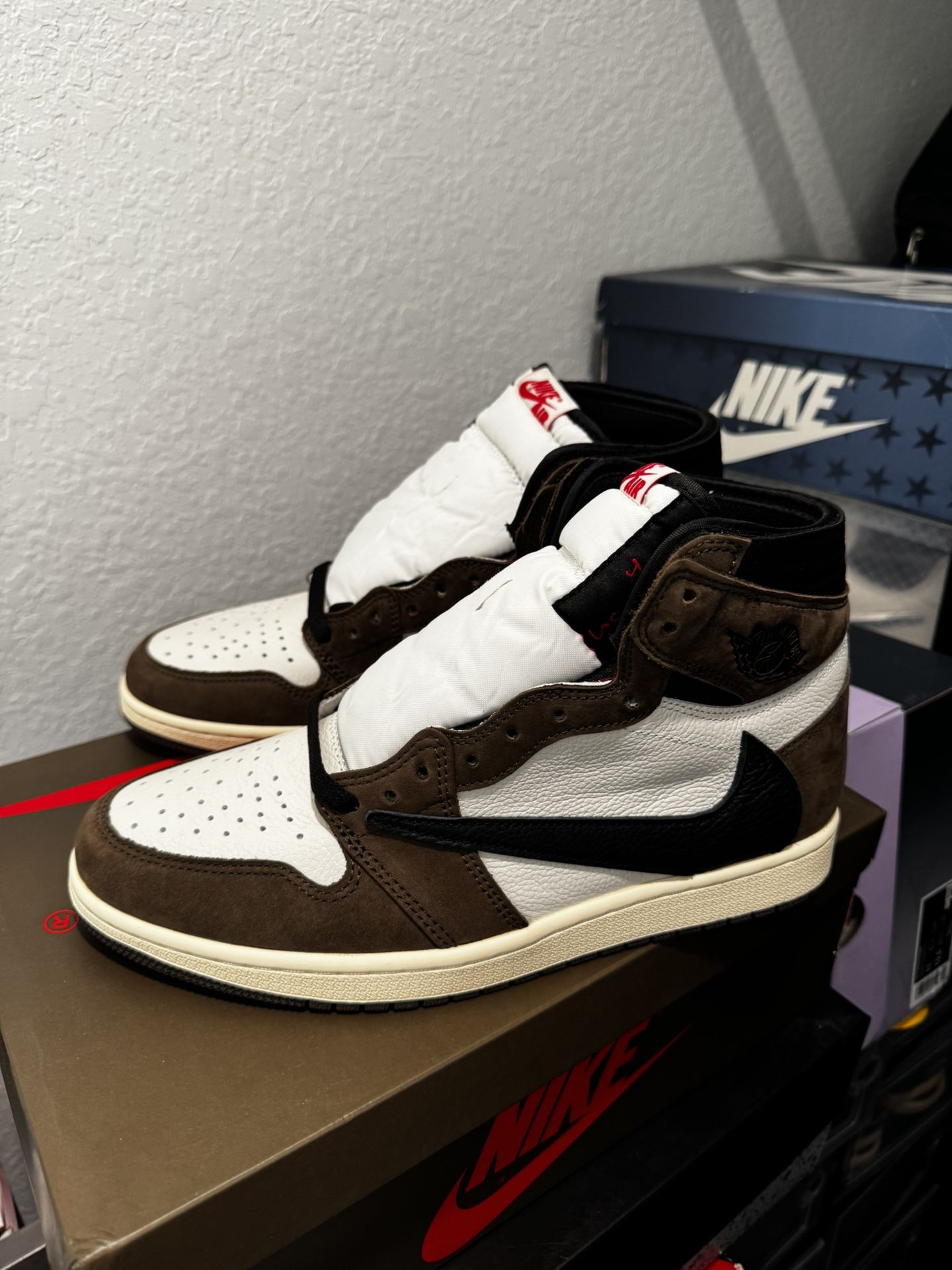 Travis Scott x Air Jordan 1 Retro High OG Mocha