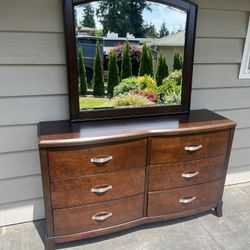 Nice Queen Bedroom Set