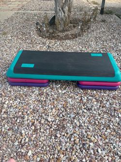 aerobic stepper platform with stackable risers