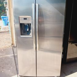 Refrigerator Stainlees Steel General Electric  $ 350