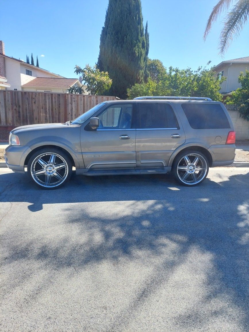 2003 Lincoln Navigator