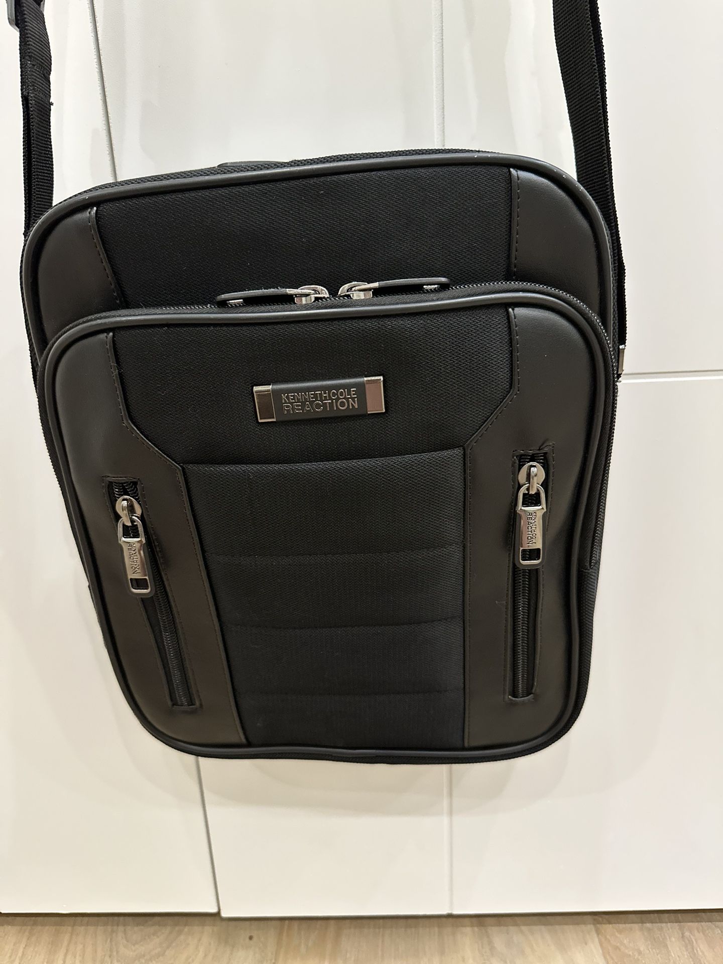 Kenneth Cole Reaction Single Compartment 12" Laptop/Tablet Case