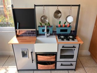 KidKraft Play Kitchen with Accessories
