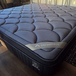 Dreamcloud Luxe Hybrid King Mattress 