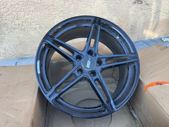 (4) 18’ Black rims