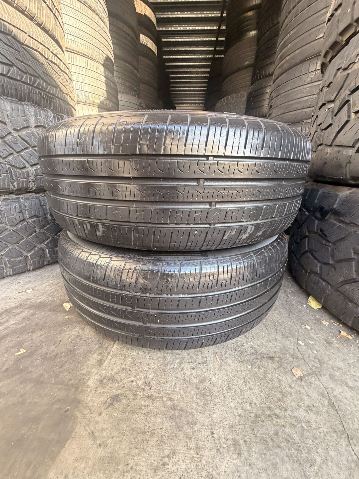 195/55/16 Pirelli Cinturato P7 70% Tread (2)