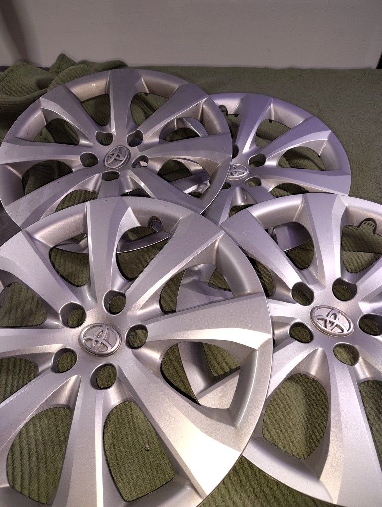 TOYOTA 16" OEM FACTORY HUBCAPS
