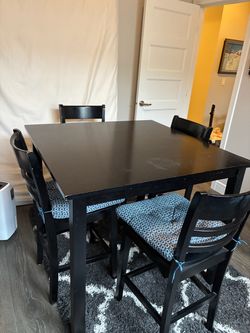 Dining/Kitchen table and chairs set