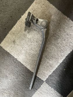 Standard center frame bike stand