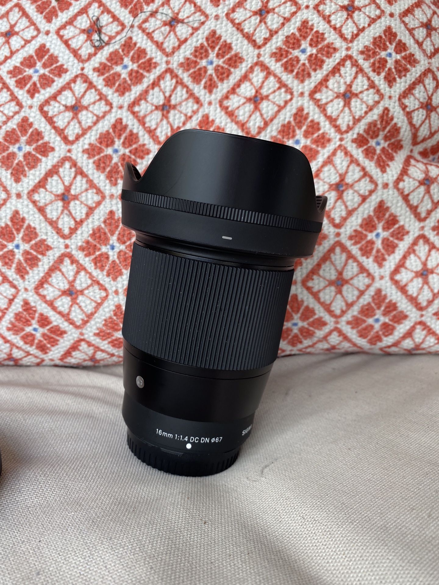 Sigma 16 Mm 1.4 For Fujifilm