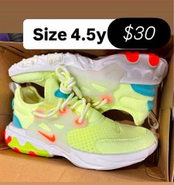 Nikes cheap youth size 4.5y