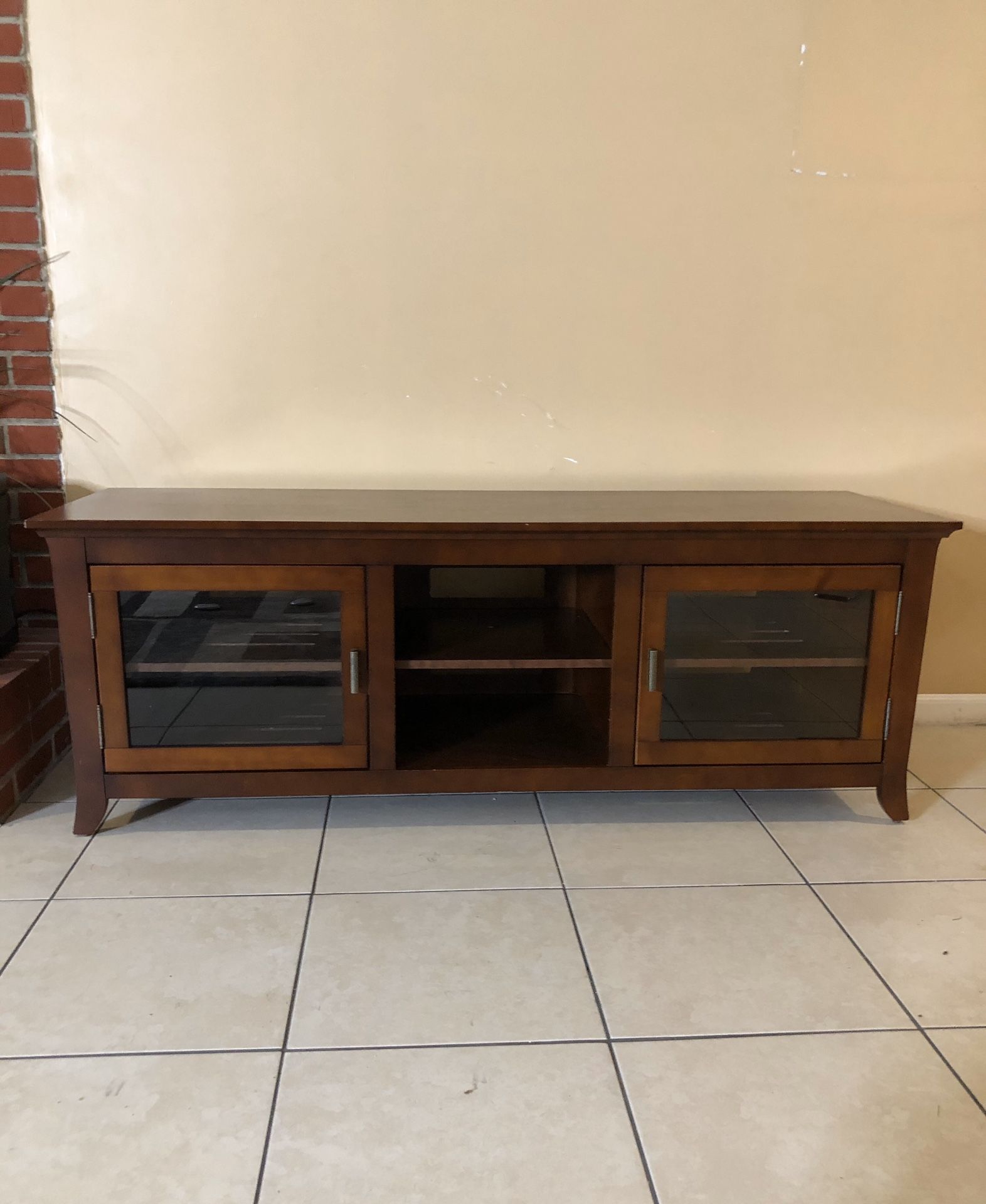 TV stand (up to 70”)