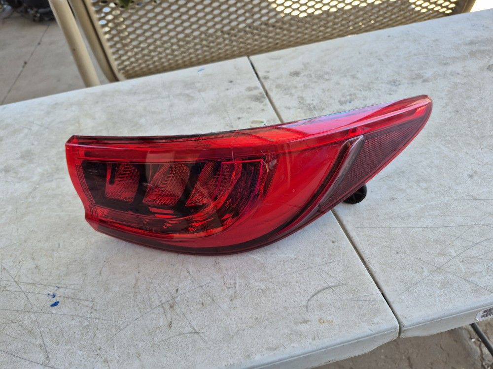 Infiniti Qx30 Right Tail Light Oem