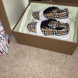 Burberry Shoes 400 Size 9