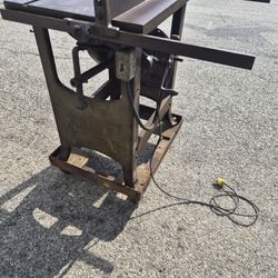 Early Davis & Wells 12" Table Saw Made In U.S.A. Tool Shop Garage Tools 