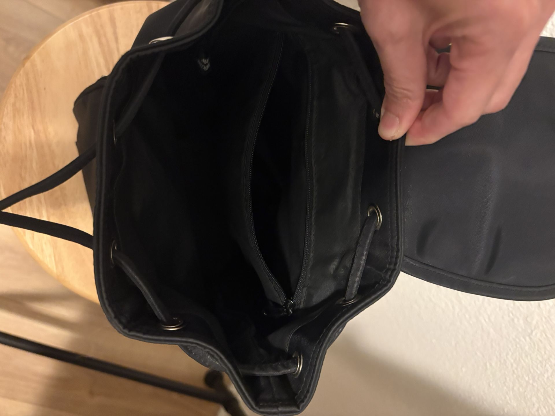 Vintage GUESS Black Nylon Backpack/Purse display picture 1