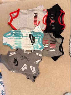 5 baby onesies