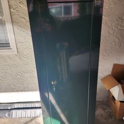Stack-On Security 8 Gun Cabinet With Key