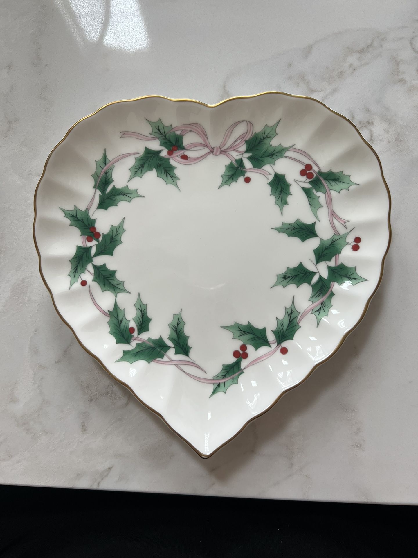 NIB Vintage Mikasa heart shaped holly plate