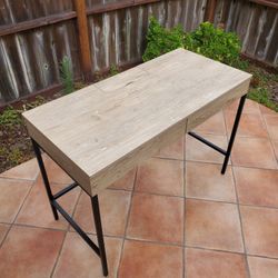 Desk $20 OBO Pickup In UTC
