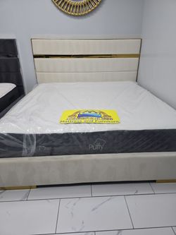 King Sizes bed whit mattress