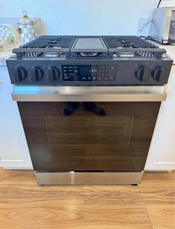 Samsung Gas Range with Air Fry