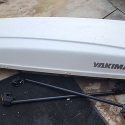 Yakima Skybox And Roof Rack Rails Bars