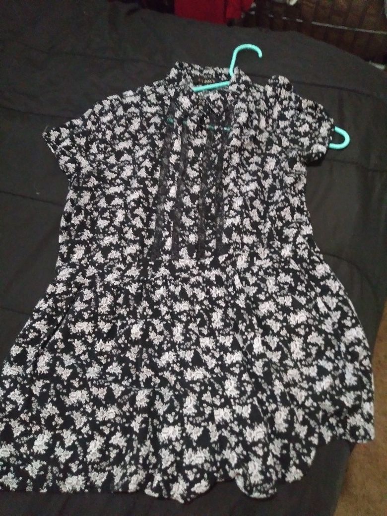 Womens clothes medium and large