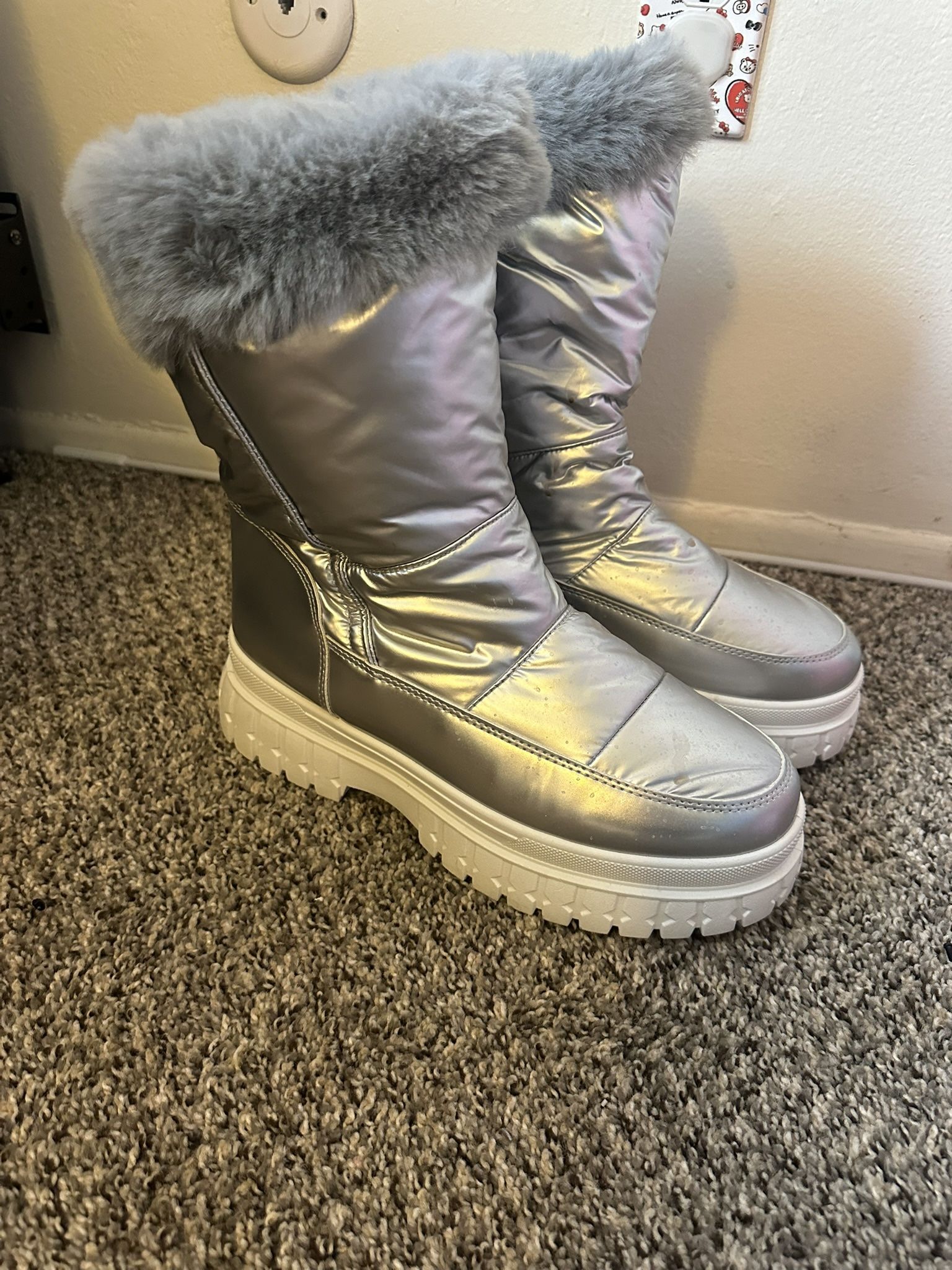 Size 12 Moon Boots