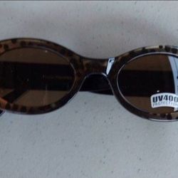 Sun Glasses No Name Brand Buy First 3 $2 Each.  After 3rd Each Is $1.  Size Small To Med Womens And Some Mens