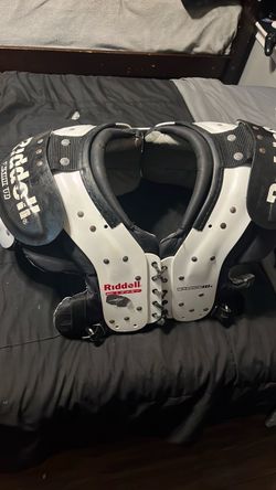 Riddle shoulder pads