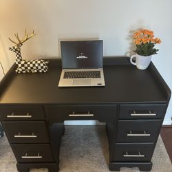 Refurbished Solid Wood Desk – Beautifully Restored with Modern Hardware
