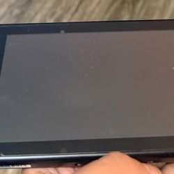 Nintendo switch includes Mario kart 8 ( digital )