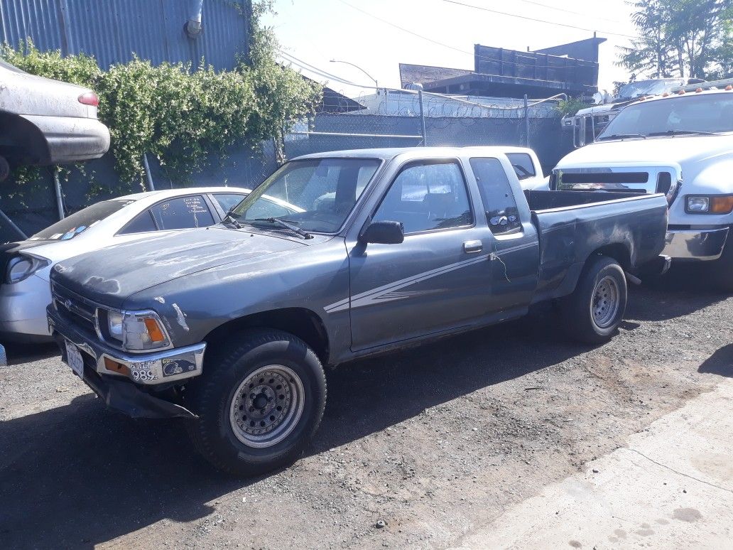 1992 Toyota truck for parts only