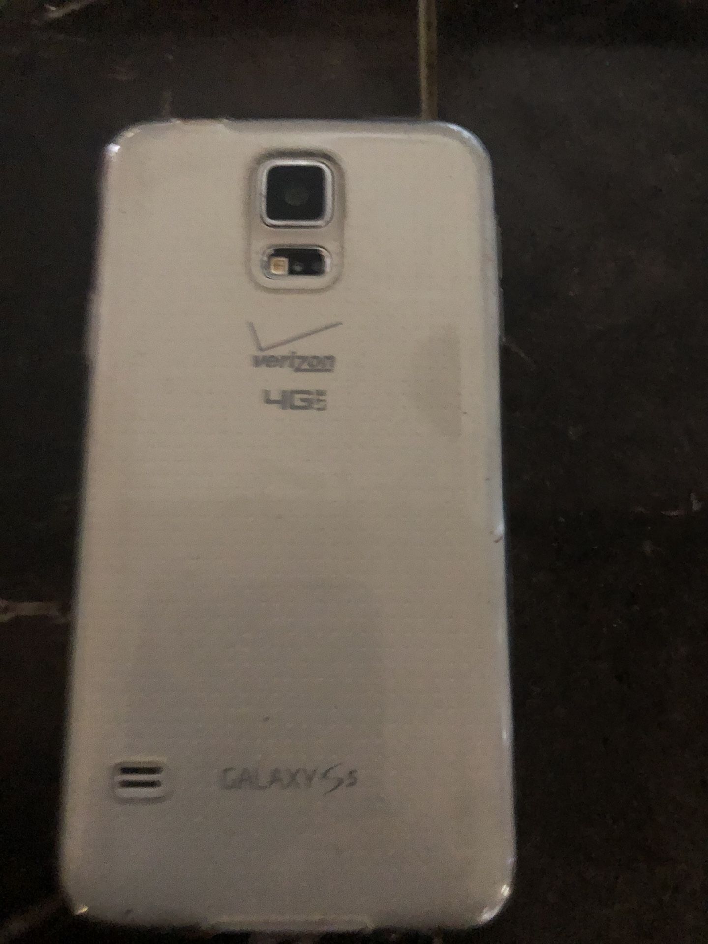 Samsung Galaxy s5 works good was connected on a Verizon network