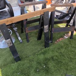 3 Saw Horses 