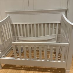 Pottery Barn Larkin 4 In 1 Crib 