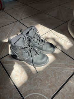 Boys Nike Shoes/Boots