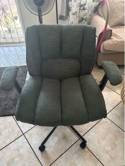 Extra wide cross legged chair