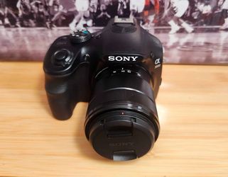 Sony a3000 Mirrorless Camera and 16-50mm PZ lens