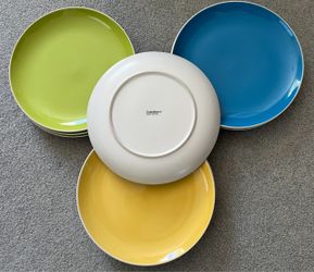 Crate & Barrel "Hue" Dinner Plates - Set of 10 (Lime Green, Blue, Yellow)