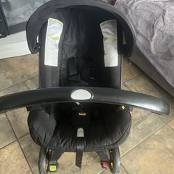 Donna Car Seat  Still In Good Conditions No Base Only Stroller 