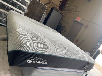 King mattress tempur-pedic proadapt firm