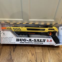 Box BUG-A-SALT YELLOW 3.0 Insect Eradication Salt Gun. Condition is brand new with some very light wear and tear on the packaging. The salt gun is sti