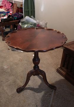 Round Antique table end table