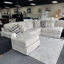 Double Chaise Sectional. 🚚WE DELIVER🚚